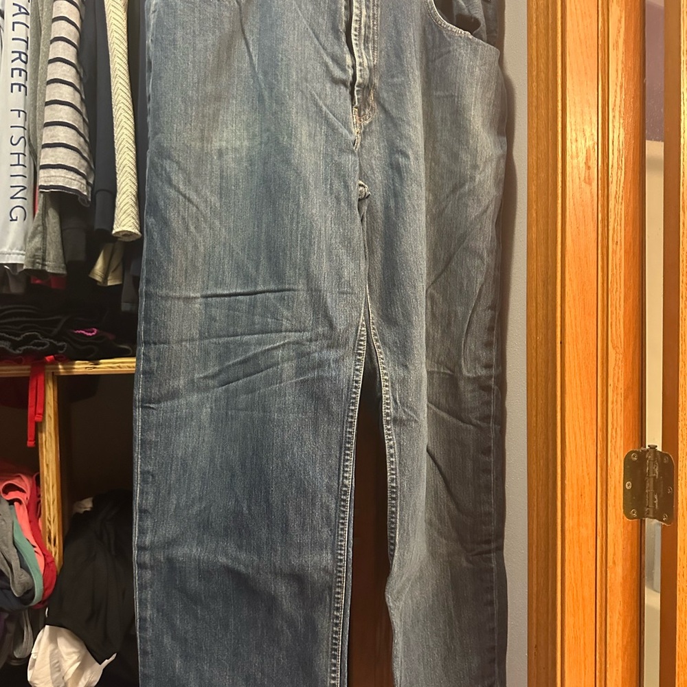 Old Navy Blue Relaxed Jeans with Classic Denim Style